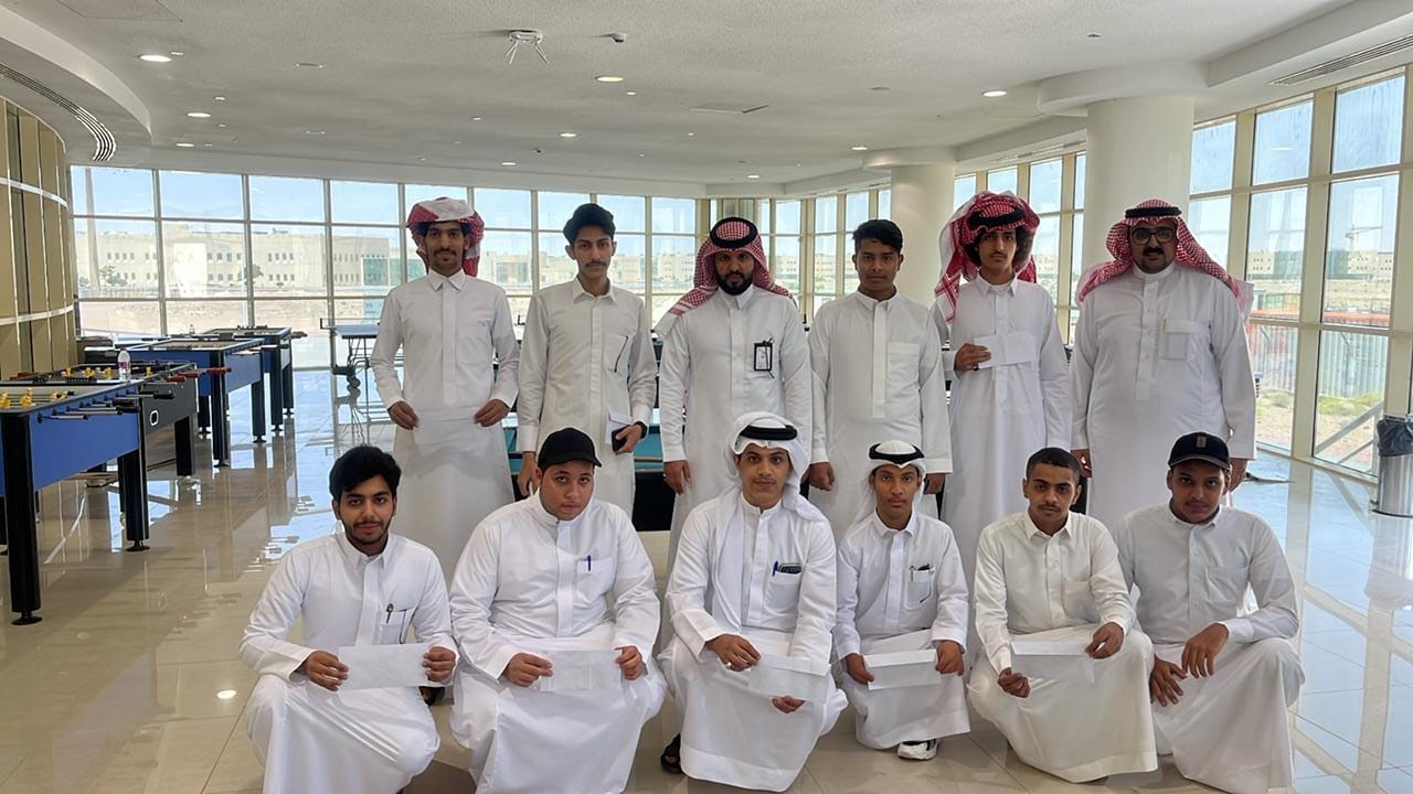 The Student Activities Committee at the Applied College organized a competition in billiards and table tennis for college students - the third semester of 1444 AH.